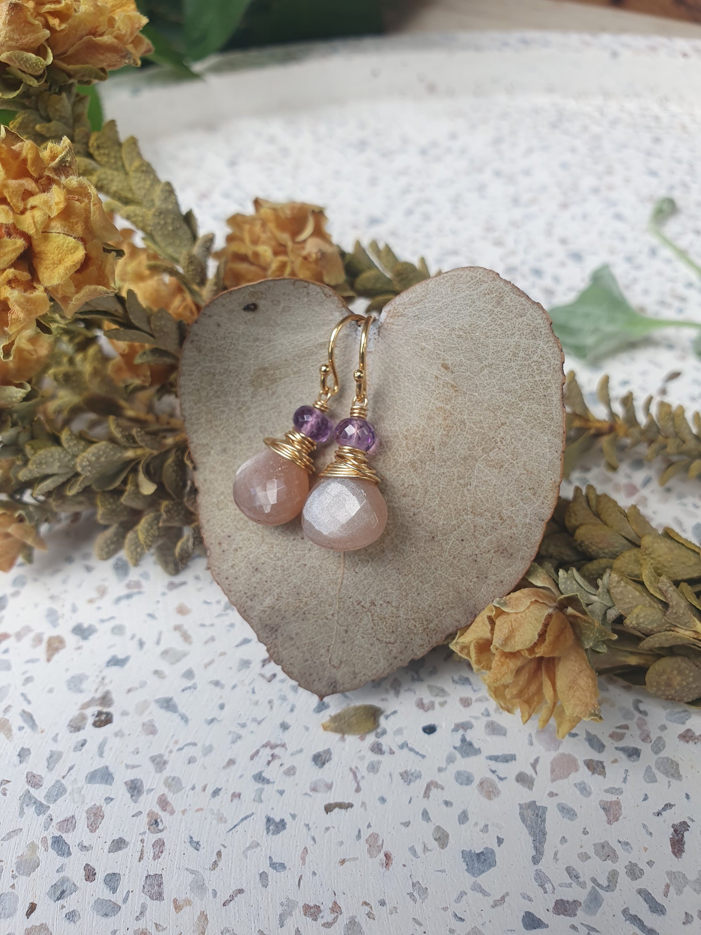 Cupcake - Peach Moonstone, Amethyst